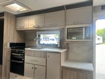 2022 COACHMAN WANDERER XTRA 22 6.jpg